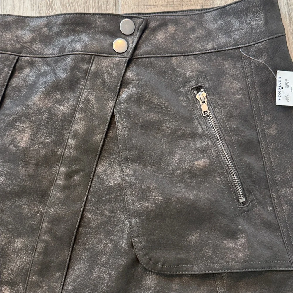 21 Saints Black Faux Leather Wrap Skirt Size‎ L Snap Front Zip Pockets NWT